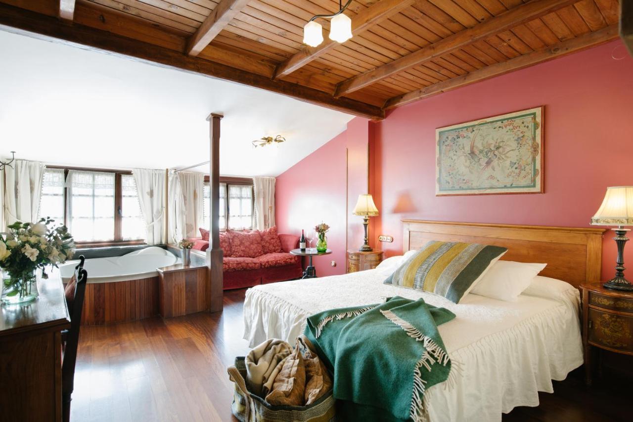 Hotel La Moncloa De San Lazaro à Cacabelos  Extérieur photo