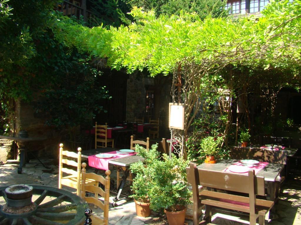 Hotel La Moncloa De San Lazaro à Cacabelos  Extérieur photo